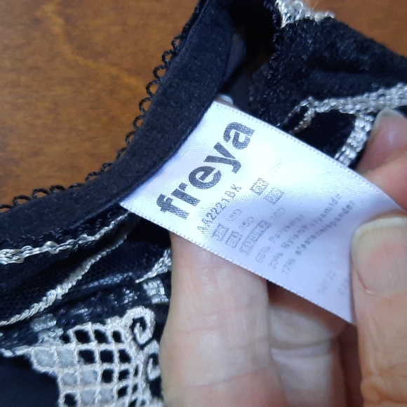 Freya BRA - Picture 3 of 3